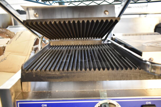 BRAND NEW SCRATCH AND DENT! 2022 Globe GPGDUE10 Stainless Steel Commercial Countertop Double Panini Press. 240 Volts.  - Image 3 of 5