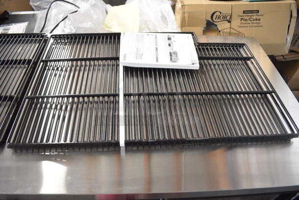 BRAND NEW SCRATCH AND DENT! 2024 True TBB-30-HC-LD Metal Commercial 2 Door Back Bar Cooler Merchandiser. See Pictures for Pane of Broken Glass. 115 Volts, 1 Phase. Tested and Working! - Image 5 of 11