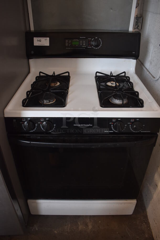 General Electric JGBP30BEA4WH Metal Natural Gas Powered 4 Burner Range w/ Oven. 30x27x47 - Image 1 of 8