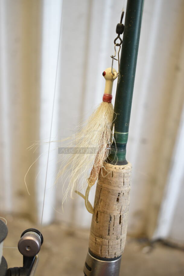 St Croix Fast Action Graphite Fishing Rod w/ Penn Sargus 4000 Reel.  - Image 7 of 12