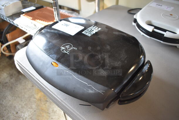 George Foreman Model GRP4B Metal Countertop Grilling Machine. 120 Volts, 1 Phase. 16x10x4.5. Tested and Working! - Image 2 of 5
