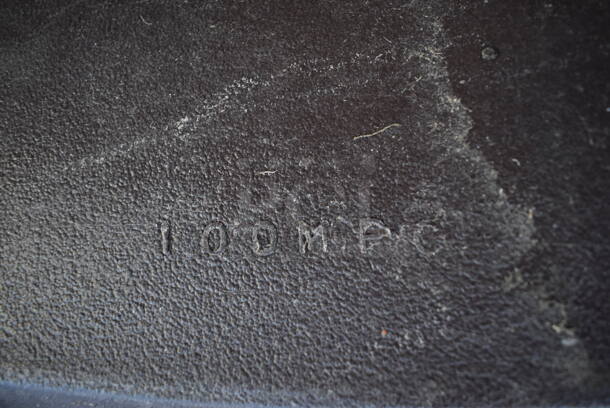 2 Poly Food Carrying Catering Case; Cambro 100MPC Brown and Cambro 100MPC Tan. 26.5x18x15. 2 Times Your Bid! - Image 5 of 7