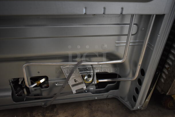 Samsung Stainless Steel Natural Gas Powered 4 Burner Range w/ Oven. - Image 9 of 10