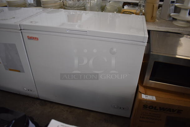 Galaxy 177CF7 Metal Chest Freezer. 115 Volts, 1 Phase. 38x22x33.5. Tested and Powers On But Temps at 52 Degrees - Image 3 of 6