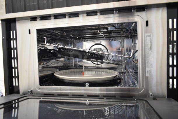 BRAND NEW SCRATCH AND DENT! KoolMore KM-CWO30-SS 30 in. Built-in Microwave with Convection Oven and Air Fryer - Image 3 of 4