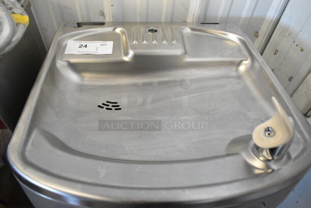 BRAND NEW SCRATCH AND DENT! Elkay EZSDWS_1G Wall Mount Water Fountain. 115 Volts, 1 Phase. - Image 6 of 8