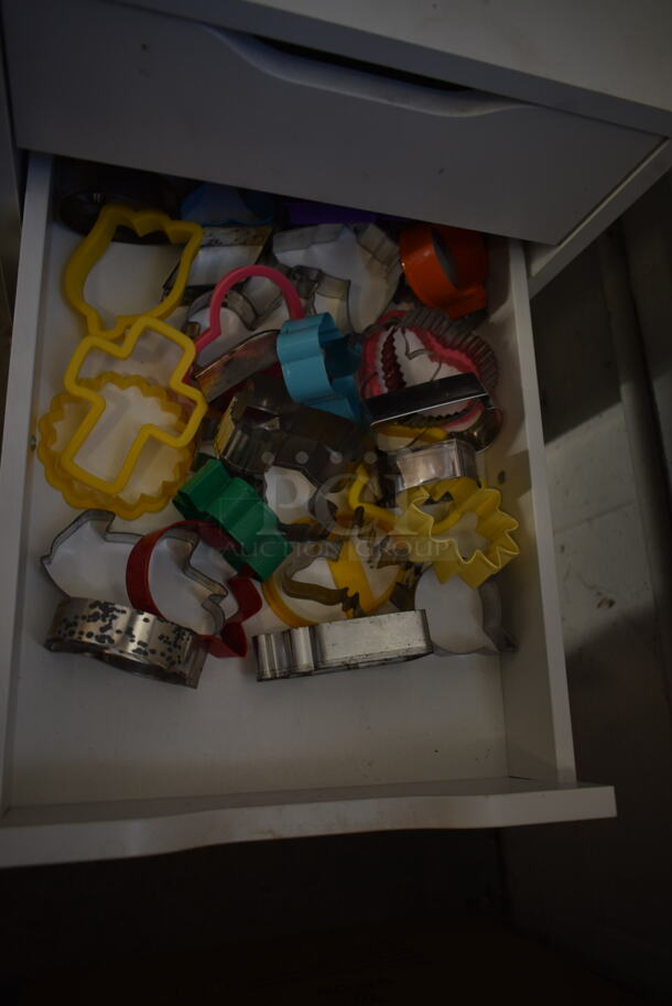 5 Drawer Filing Cabinet w/ Contents Including Cookie Cutters. - Image 3 of 7