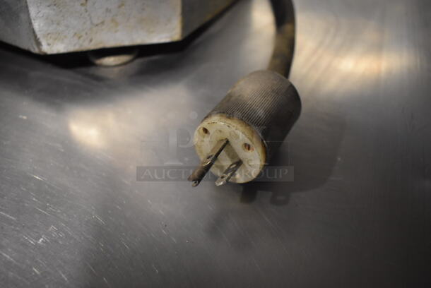 Hobart 4722 Metal Commercial Countertop Power Hub. 115 Volts, 1 Phase. 11x19x17. Tested and Does Not Power On - Image 4 of 5