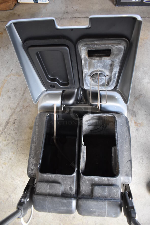 Eagle Power Metal Floor Cleaning Machine. 17x29x40. Tested and Working! - Image 6 of 8