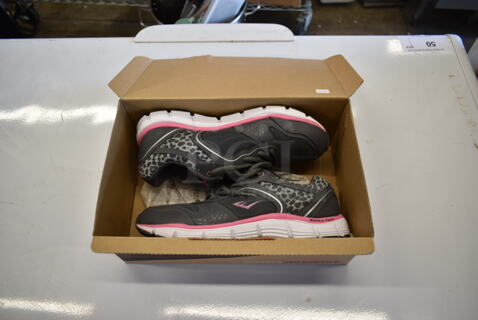 IN ORIGINAL BOX! Eve Lesley Size 11 Wide Sneakers.