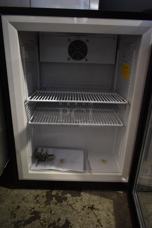 BRAND NEW SCRATCH AND DENT! Whynter CDF-177SB Stainless Steel Countertop Reach In 1.8 cu ft Display Glass Door Freezer Merchandiser. 115 Volts, 1 Phase. Tested and Working! - Image 3 of 4