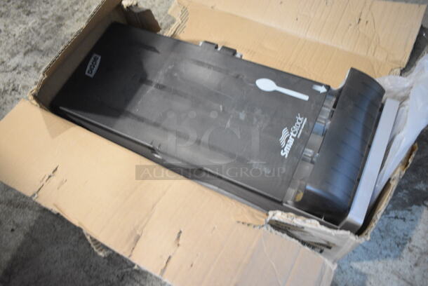 IN ORIGINAL BOX! Dixie Poly Countertop Plastic Spoon Dispenser.  - Image 3 of 6