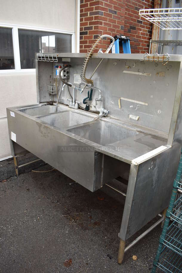 Stainless Steel Commercial 3 Bay Sink w/ Faucets, Handles and Spray Nozzle Attachment. 72x28x60. Bays 18x18x13