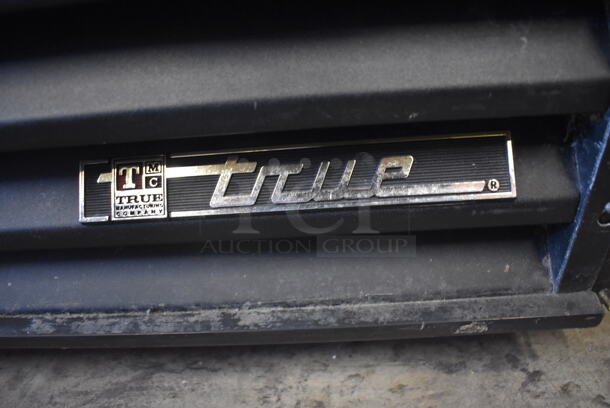 2012 True G4SM-23PT Metal Commercial Single Door Reach In Cooler Merchandiser w/ Poly Coated Racks. 115 Volts, 1 Phase. Tested and Working! - Image 5 of 6