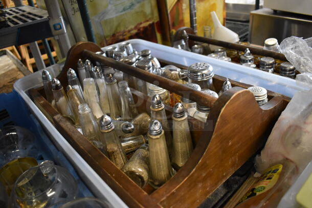ALL ONE MONEY! Tier Lot of Various Items Including Glass Bowls, Salt and Pepper Shakers - Image 4 of 6