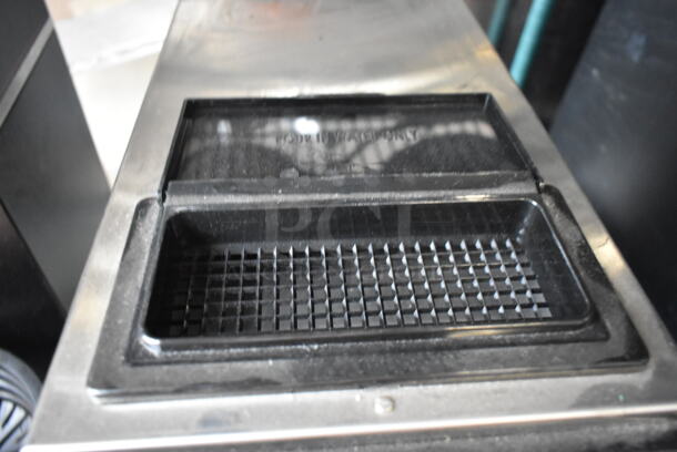 2019 Bunn VP17-3 Stainless Steel Commercial Countertop 3 Burner Coffee Machine w/ Poly Brew Basket. 120 Volts, 1 Phase. - Image 5 of 6
