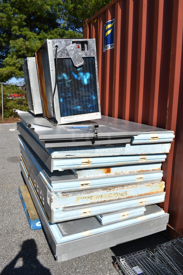 8'x8'x8' Blue Line Self Contained Walk In Cooler Box w/ Condenser and Compressor. Does Not Have Floor. Picture of the Unit Before Removal Is Included In the Listing. - Image 5 of 7