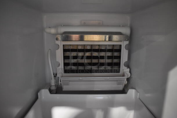 BRAND NEW SCRATCH AND DENT! Whynter UIM-502SS Stainless Steel Self Contained Ice Maker. 115 Volts, 1 Phase. 14.5x24.5x32.5 Tested and Working! - Image 5 of 8
