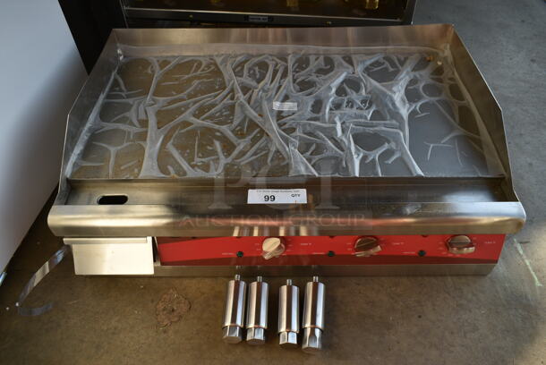BRAND NEW SCRATCH AND DENT! Avantco 177EG30N Stainless Steel Commercial Countertop Electric Powered Flat Top Griddle. 208/240 Volts, 1 Phase.  - Image 2 of 5