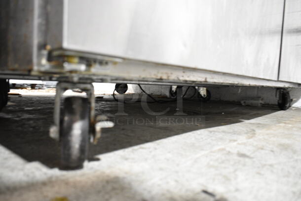 Avantco 178APT60HC Stainless Steel Commercial Sandwich Salad Prep Table Bain Marie Mega Top on Commercial Casters. 115 Volts, 1 Phase. Tested and Working! - Image 3 of 7
