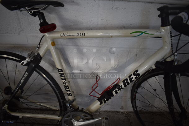 Anteres 201 White Metal Road Bicycle. 18x65x39 - Image 5 of 6