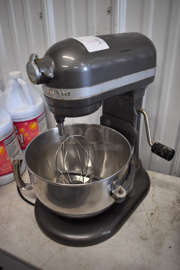 KitchenAid KP26M1XPM Professional 600 Metal Countertop 6 Quart Planetary Dough Mixer w/ Metal Mixing Bowl, Paddle and Whisk Attachments. 120 Volts, 1 Phase. 15x13x17. Tested and Does Not Power On