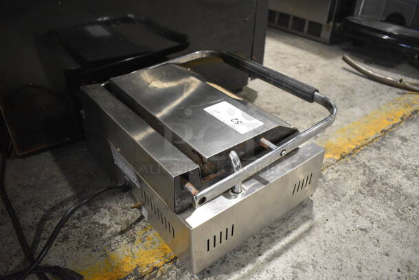 Adcraft Model SG-811E Stainless Steel Commercial Countertop Panini Grill Press. 120 Volts, 1 Phase. 17x14.5x8. Tested and Working! - Image 6 of 6