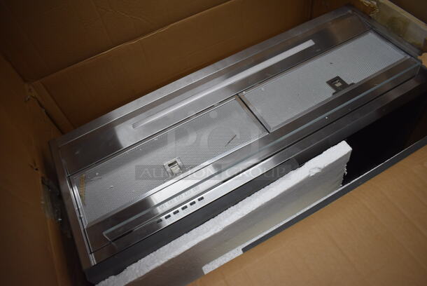 BRAND NEW SCRATCH AND DENT! Spirit Stainless Steel Range Hood - Image 5 of 10