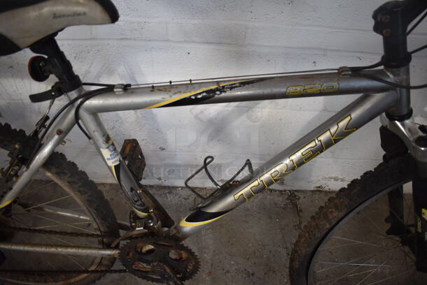 Trek 820 Metal Gray and Yellow Mountain Bicycle. 22x69x38 - Image 4 of 8