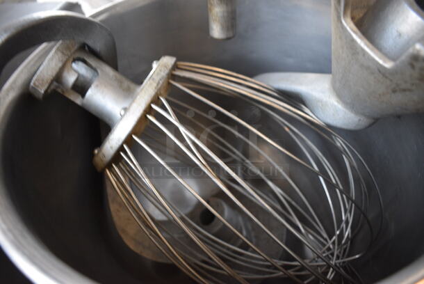 Hobart Model D-300 Metal Commercial Floor Style 30 Quart Planetary Dough Mixer w/ Stainless Steel Mixing Bowl, 2 Dough Hooks and Whisk Attachments. 208 Volts, 3 Phase. 21x22x46 - Image 4 of 8