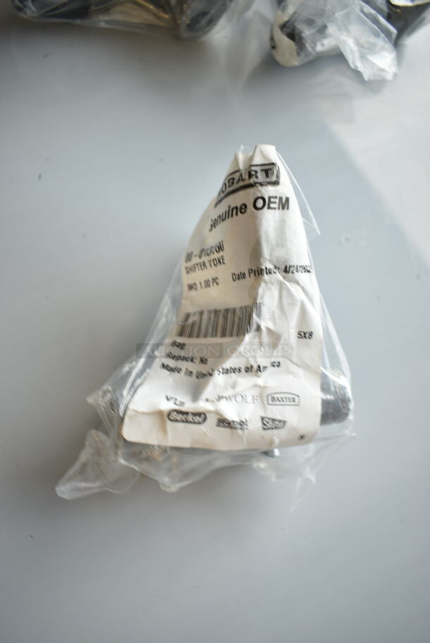 3 BRAND NEW SCRATCH AND DENT! HP00013160 Hobart 00-013160 Shifter Yoke. 3 Times Your Bid!  - Image 3 of 4