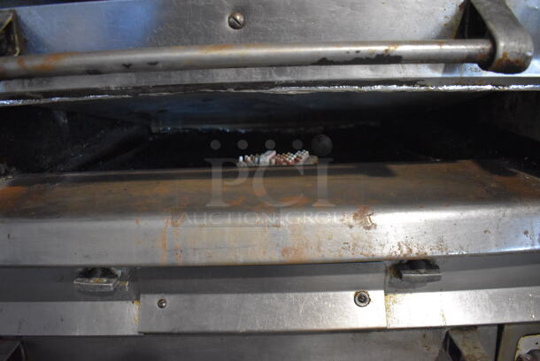 Vulcan Stainless Steel Commercial Natural Gas Powered Upright Vertical Broiler. 34x36x73.5 - Image 5 of 7