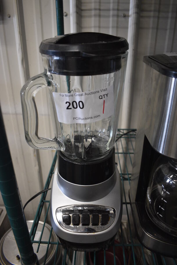 Black & Decker Countertop Blender w/ Pitcher. 7x8x16. Tested and Working!