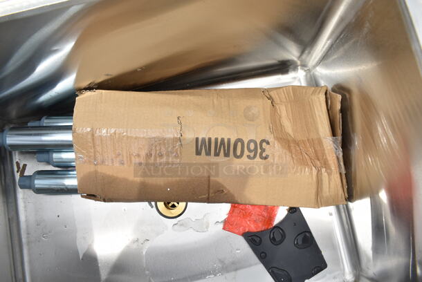 BRAND NEW SCRATCH AND DENT! Regency 600IB1824 18" x 24" Underbar Ice Bin - 77 lb. - Image 4 of 6