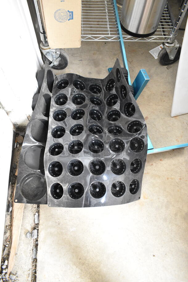 ALL ONE MONEY! Lot of BRAND NEW SCRATCH AND DENT! Various Items Including Vollrath 5220 Wear-Ever Aluminum Bun/Sheet Pan - 1/4 Size, 16 Gauge, Curled Rim, 9 1/2" x 13", 2 Box Safco 4161 Satin Metal Three-Peg Coat Hook / Wall Rack, Avantco 3.5 Liter Stainless Steel Lined Airpot with Lever, 423PDW12D2S Rack for Warmer, Cecilware Stainless Steel Beverage Holder.  - Image 3 of 12