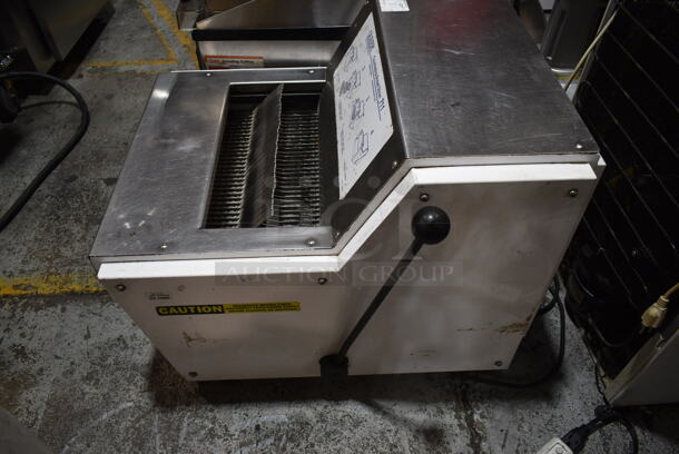 Oliver 711 Metal Commercial Countertop Bread Loaf Slicer. 115 Volts, 1 Phase. Tested and Working! - Image 5 of 6