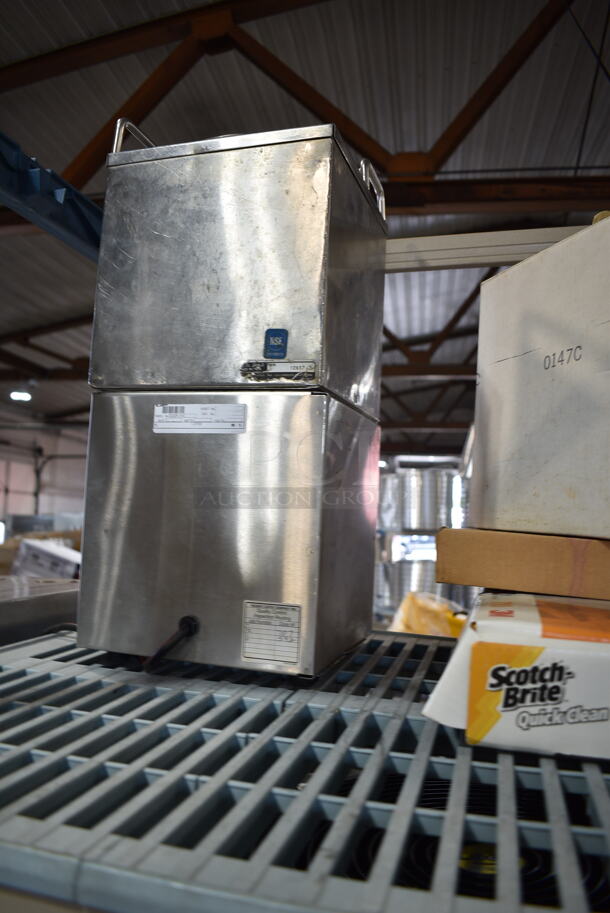 Curtis SCGEM-3+5 Stainless Steel Commercial Coffee Server Base w/ Satellite Server. - Image 3 of 4