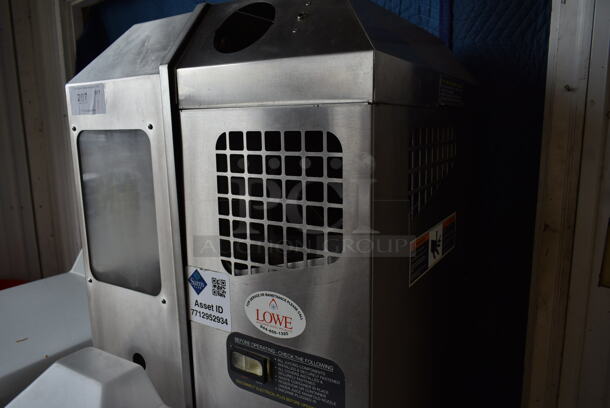 Fresh N Squeeze POS-1 Stainless Steel Commercial Floor Style Automatic Citrus Juicer on Commercial Casters. 120 Volts, 1 Phase. Tested and Working! - Image 3 of 7