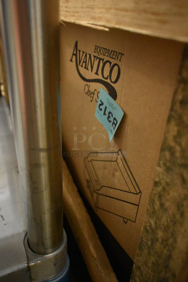 BRAND NEW SCRATCH AND DENT! Avantco 177CAG15MG Chef Series 15" Stainless Steel Countertop Gas Griddle with Manual Controls. 30,000 BTU - Image 4 of 5