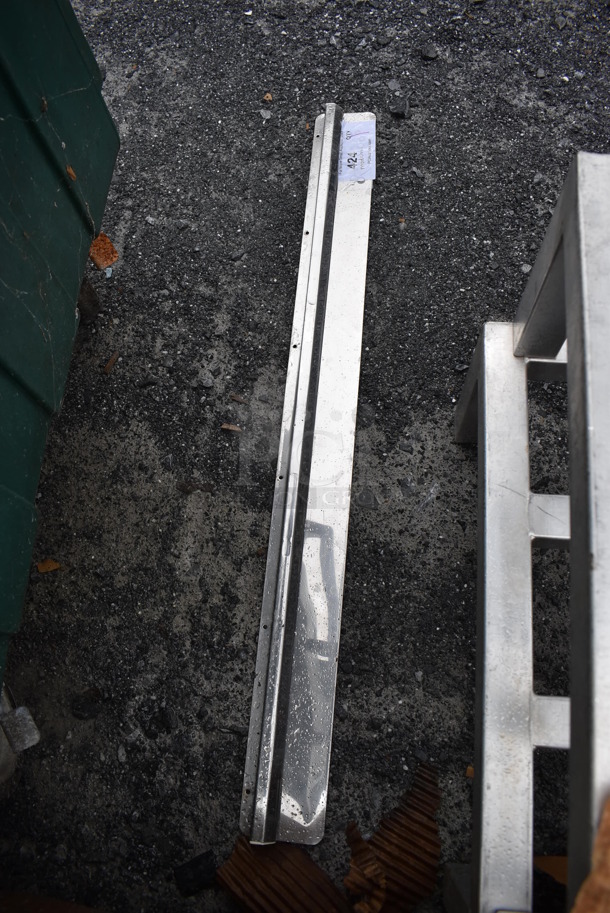 Metal Order Holding Rod. 36x0.5x4 - Image 3 of 4