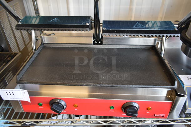BRAND NEW SCRATCH AND DENT! 2023 Avantco 177P88SG Stainless Steel Commercial Countertop Double Panini Press. 120 Volts, 1 Phase. Tested and Working! - Image 4 of 6