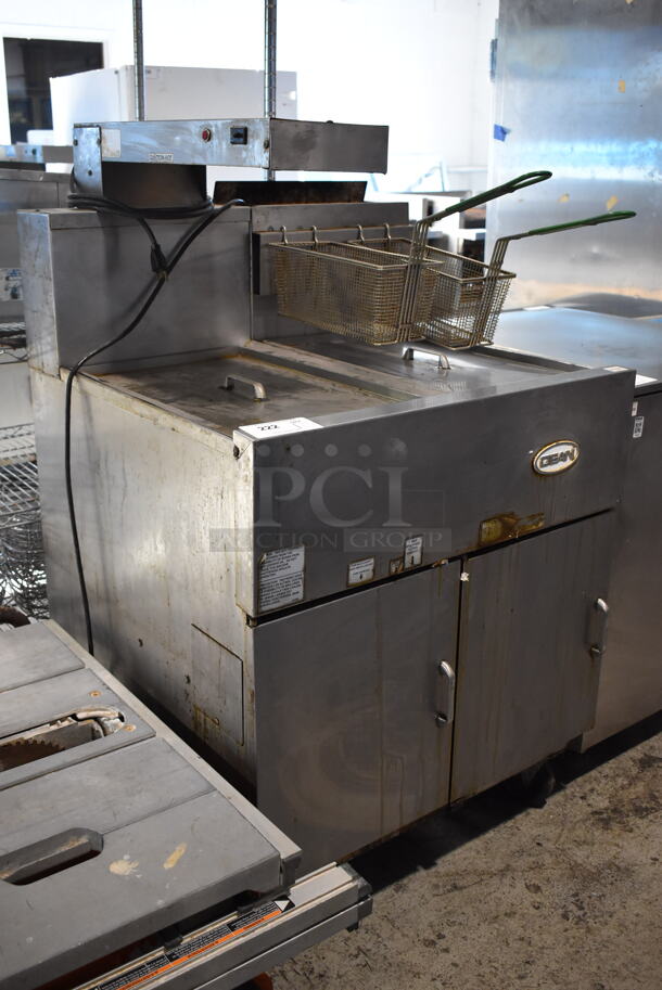 Dean SM40GMS Stainless Steel Commercial Natural Gas Powered Single Bay Deep Fat Fryer w/ 2 Metal Fry Baskets, 2 Lids, Left Side Dumping Station on Commercial Casters. 105,000 BTU. 31x30x51 - Image 3 of 7