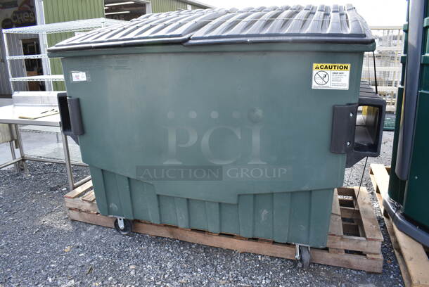 BRAND NEW SCRATCH AND DENT! Toter FR040-00940 4 Cubic Yd. Green Front End Loading Mobile Trash Container / Dumpster w/ 2000 lb. Capacity on Commercial Casters. 87x56x68 - Image 3 of 8
