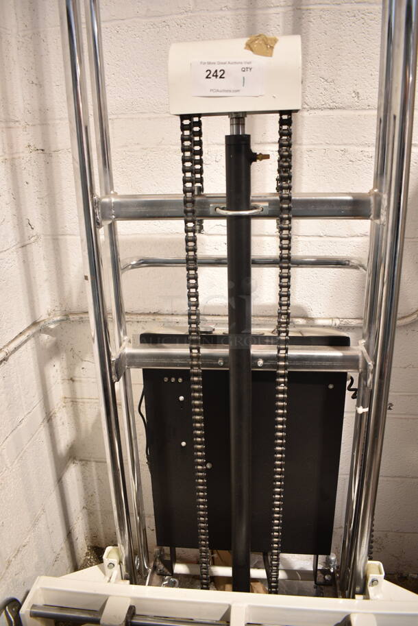 2023 CU030 Metal Commercial Battery Powered 440 Pound Capacity Automatic Bowl Lift. Comes w/ Key! Tested and Working! - Image 2 of 7