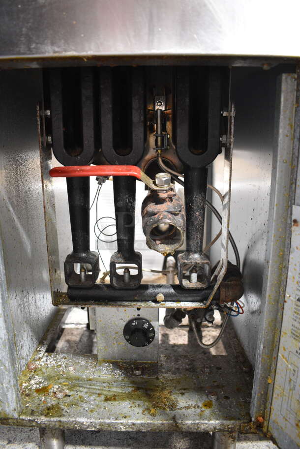 2020 Mainstreet 541FF40N Stainless Steel Commercial Floor Style Natural Gas Powered Deep Fat Fryer w/ 2 Metal Fry Baskets and Splash Guard. 90,000 BTU.  - Image 6 of 7