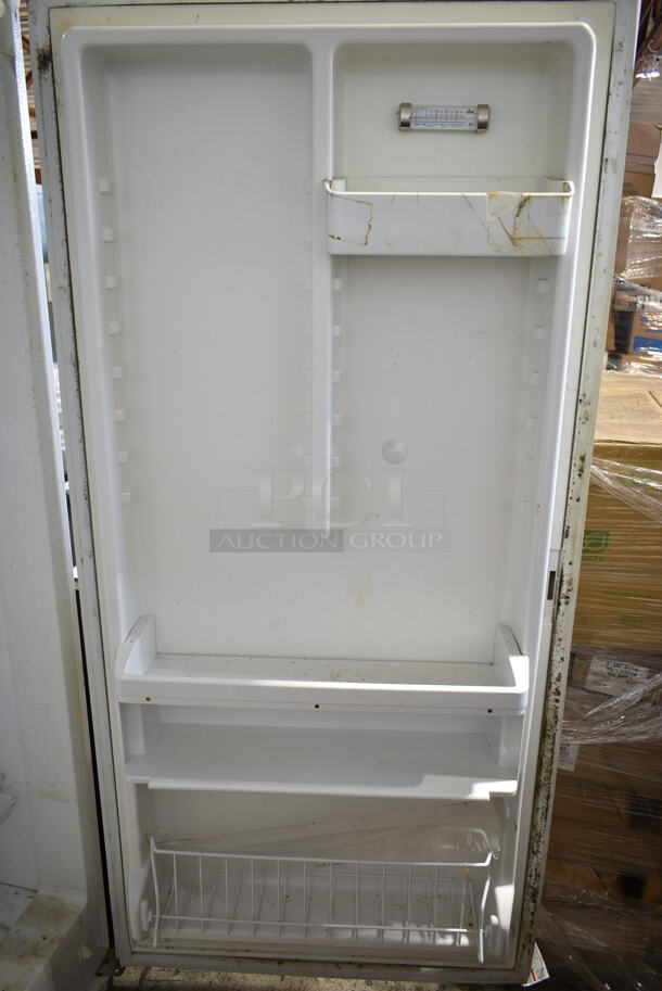 Kenmore 253.28042800 Single Door Reach In Freezer. 115 Volts, 1 Phase. Tested and Working! - Image 2 of 4