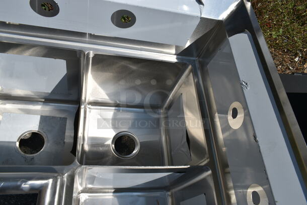 BRAND NEW SCRATCH AND DENT! Regency 600S3141414C Stainless Steel 44 1/2" 16 Gauge Stainless Steel Three Compartment Commercial Corner Sink with Two Drainboards - 14" x 14" x 14" Bowls. No Legs. - Image 7 of 10