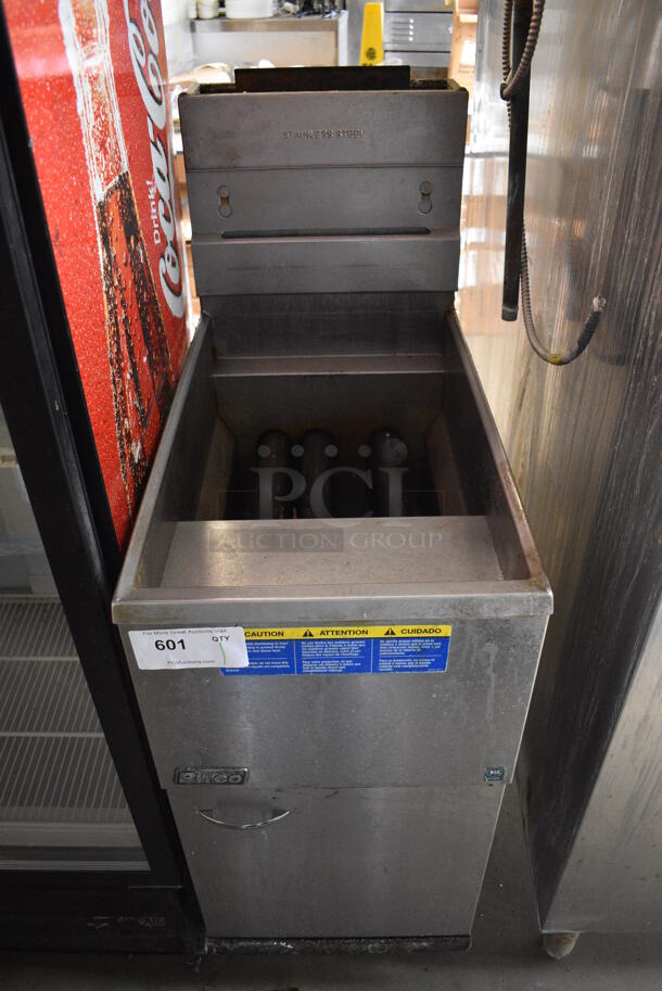 Pitco Frialator Stainless Steel Commercial Floor Style Gas Powered Deep Fat Fryer. 105,000 BTU. 15.5x30x47
