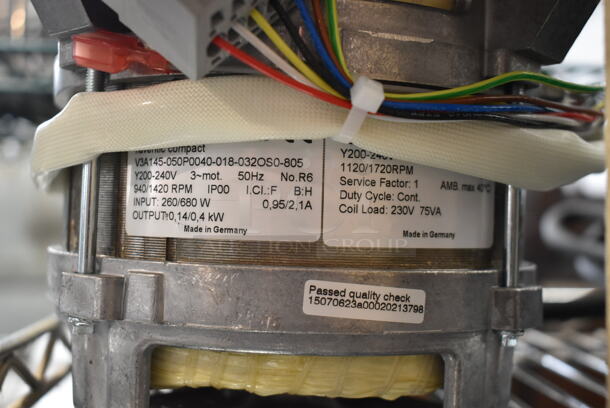 BRAND NEW SCRATCH AND DENT! Hanning Motor. 200-240 Volts, 3 Phase.  - Image 3 of 4