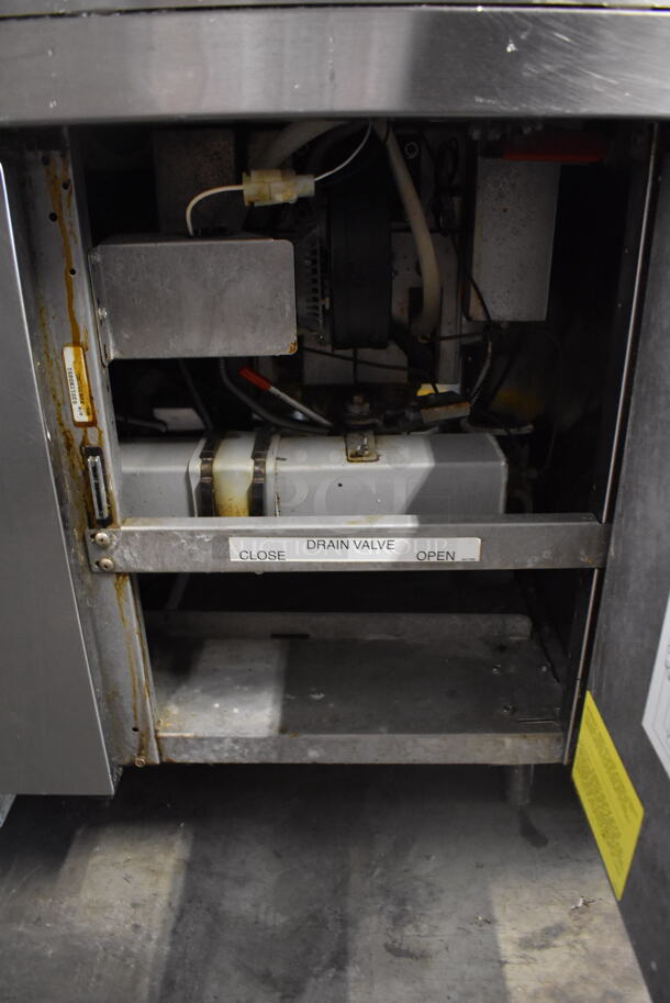 Frymaster FPH350SC Stainless Steel commercial Natural Gas Powered 3 Bay Deep Fat Fryer w/ 2 Metal Fry Baskets on Commercial Casters. 80,000 BTU. 47x32x47 - Image 5 of 10